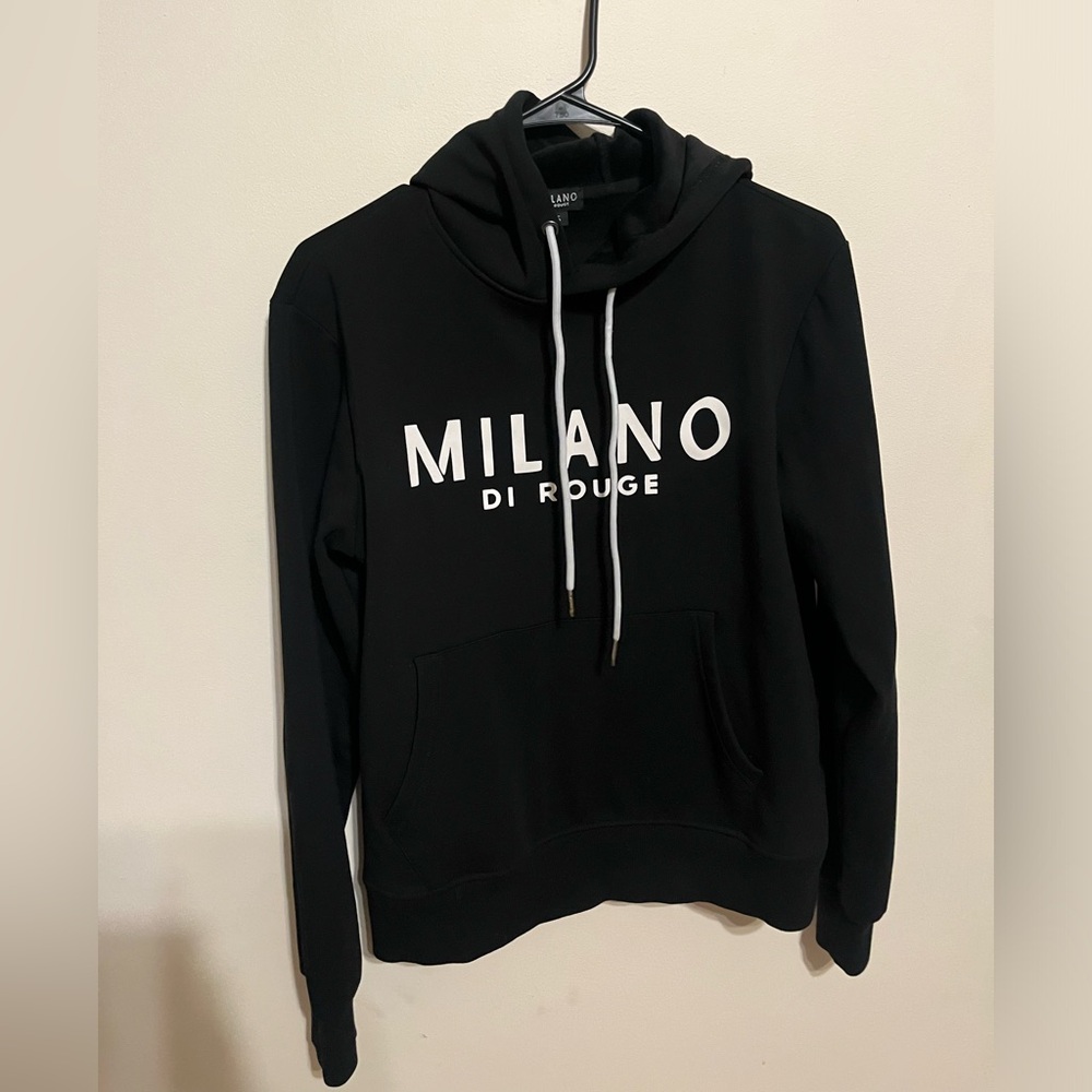 Pull over hoodie by Milano